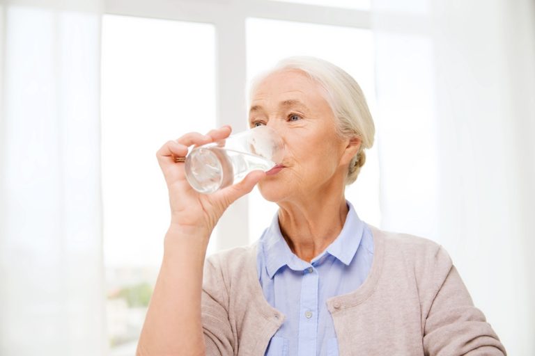 Five Ways for Seniors to Stay Hydrated During Hot Summer Months