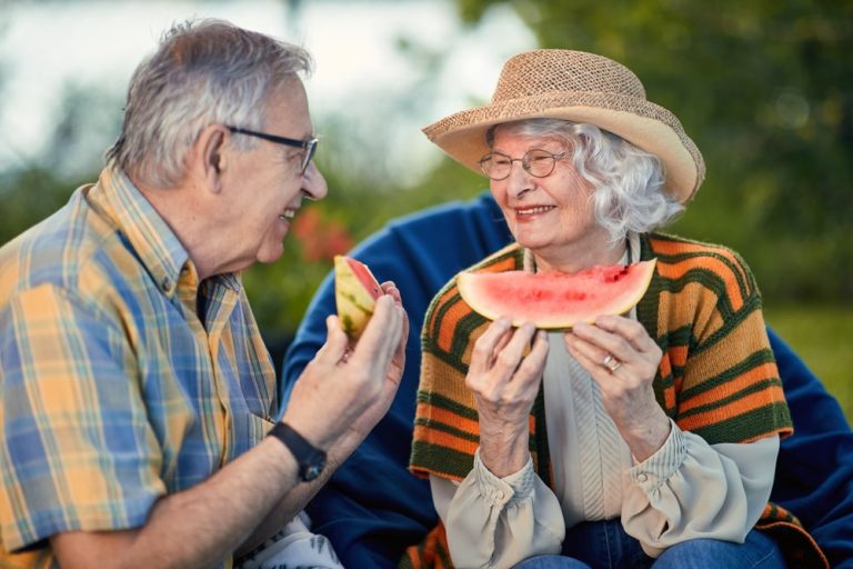 Stay Cool and Hydrated: The Best Foods to Eat to Stay Hydrated in the Summer Months