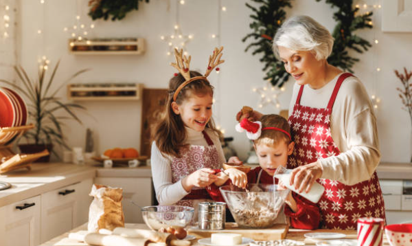 Easy and Enjoyable Holiday Activities for Seniors
